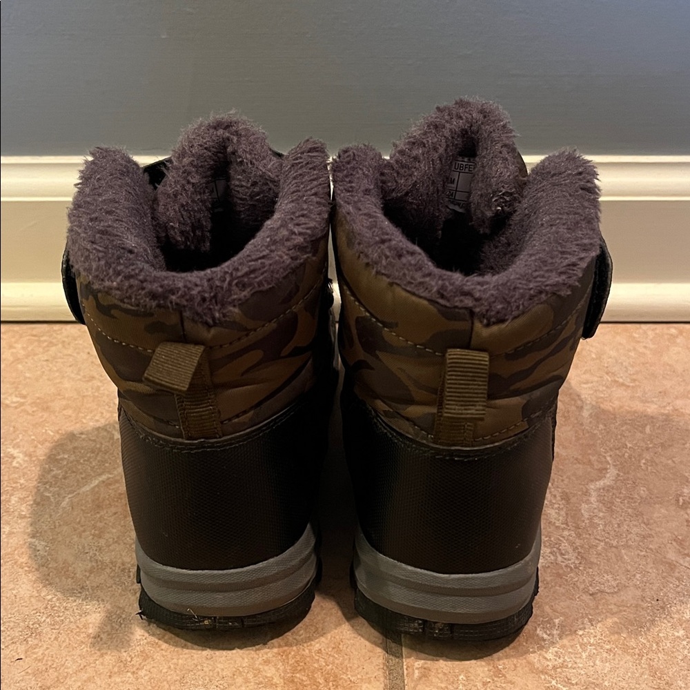 Boy’s Snow Boots - Picture 3 of 8